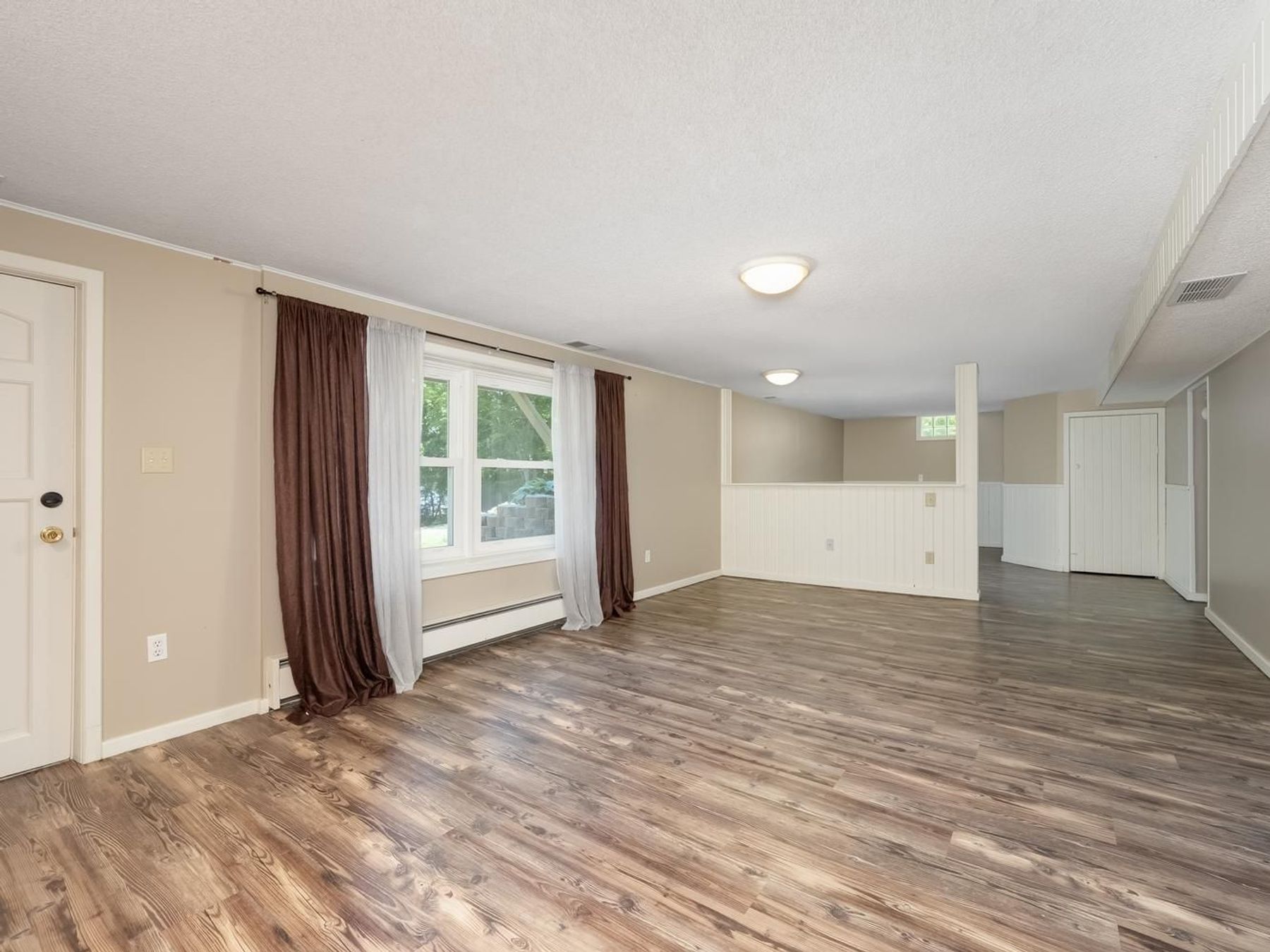  Beautifully Maintained Living with Maple Lake Views - 物件實景