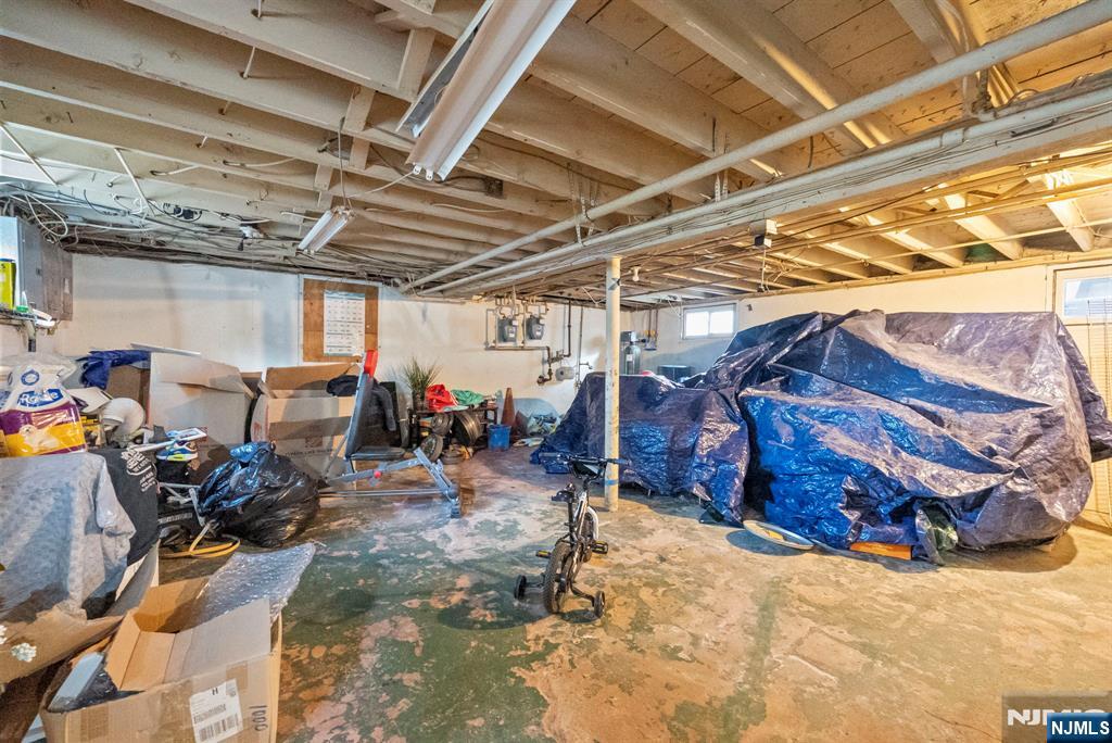 Rutherford, New Jersey, 07070, United States, 4 Bedrooms Bedrooms, ,2 BathroomsBathrooms,Residential,For Sale,1977707