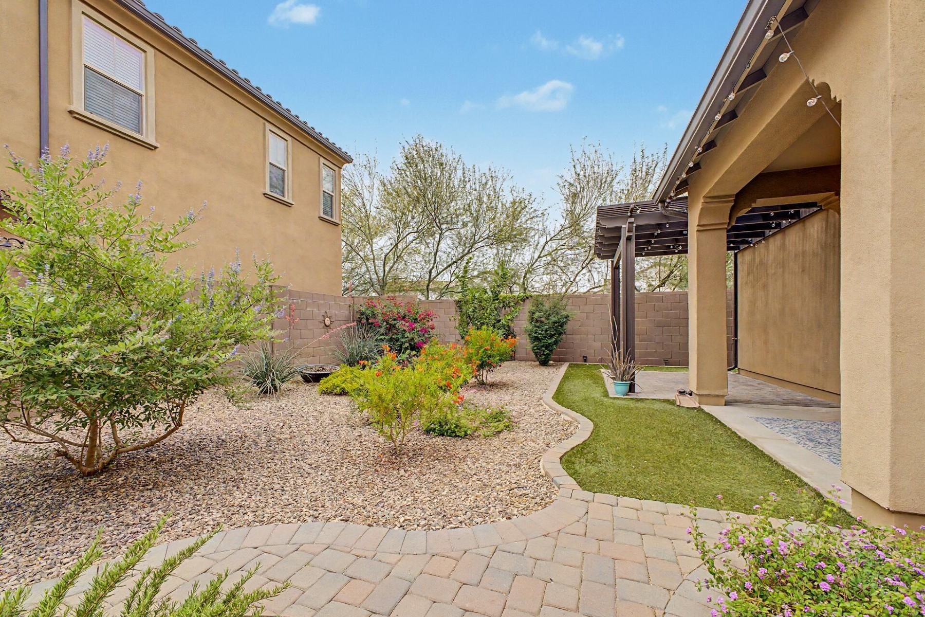  2369 W Gloria Lane  Phoenix, AZ - 物件實景