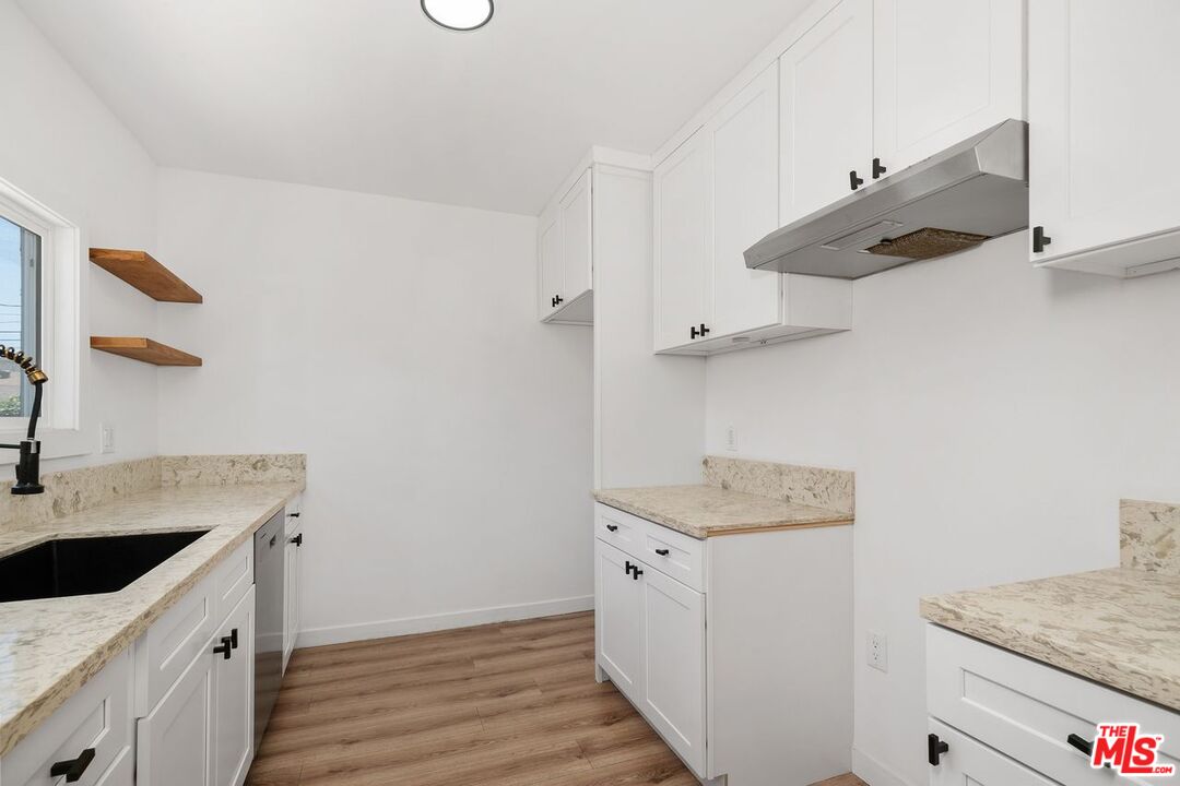 Los Angeles, California, 90059, United States, 2 Bedrooms Bedrooms, ,1 BathroomBathrooms,Residential,For Sale,1847289