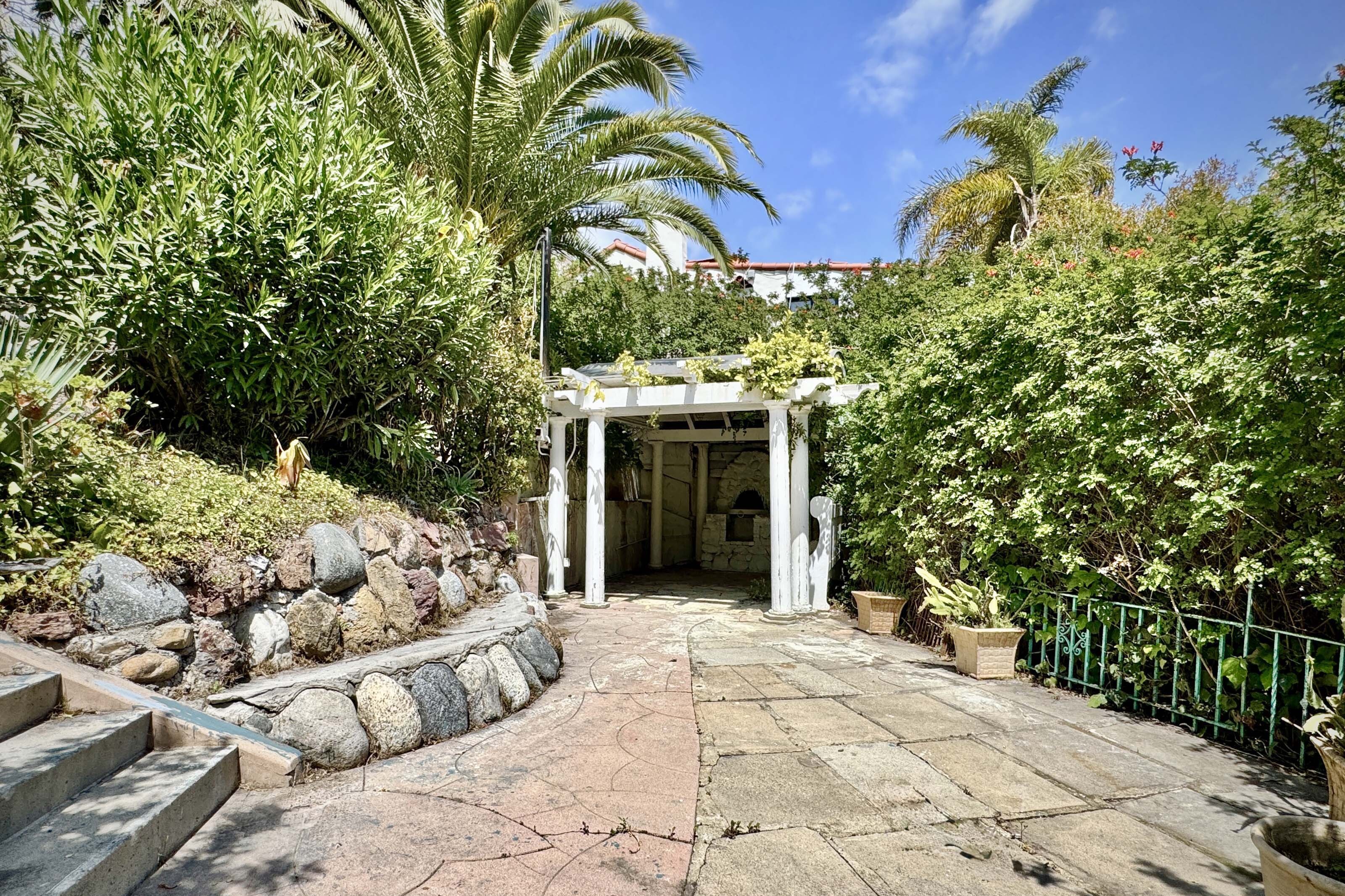  389 Upper Mesa Road - 物件實景