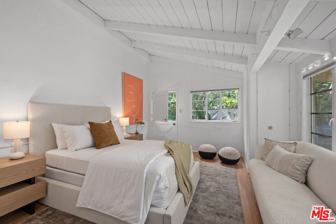 Los Angeles, California, 90049, United States, 4 Bedrooms Bedrooms, ,4 BathroomsBathrooms,Residential,For Sale,1901506