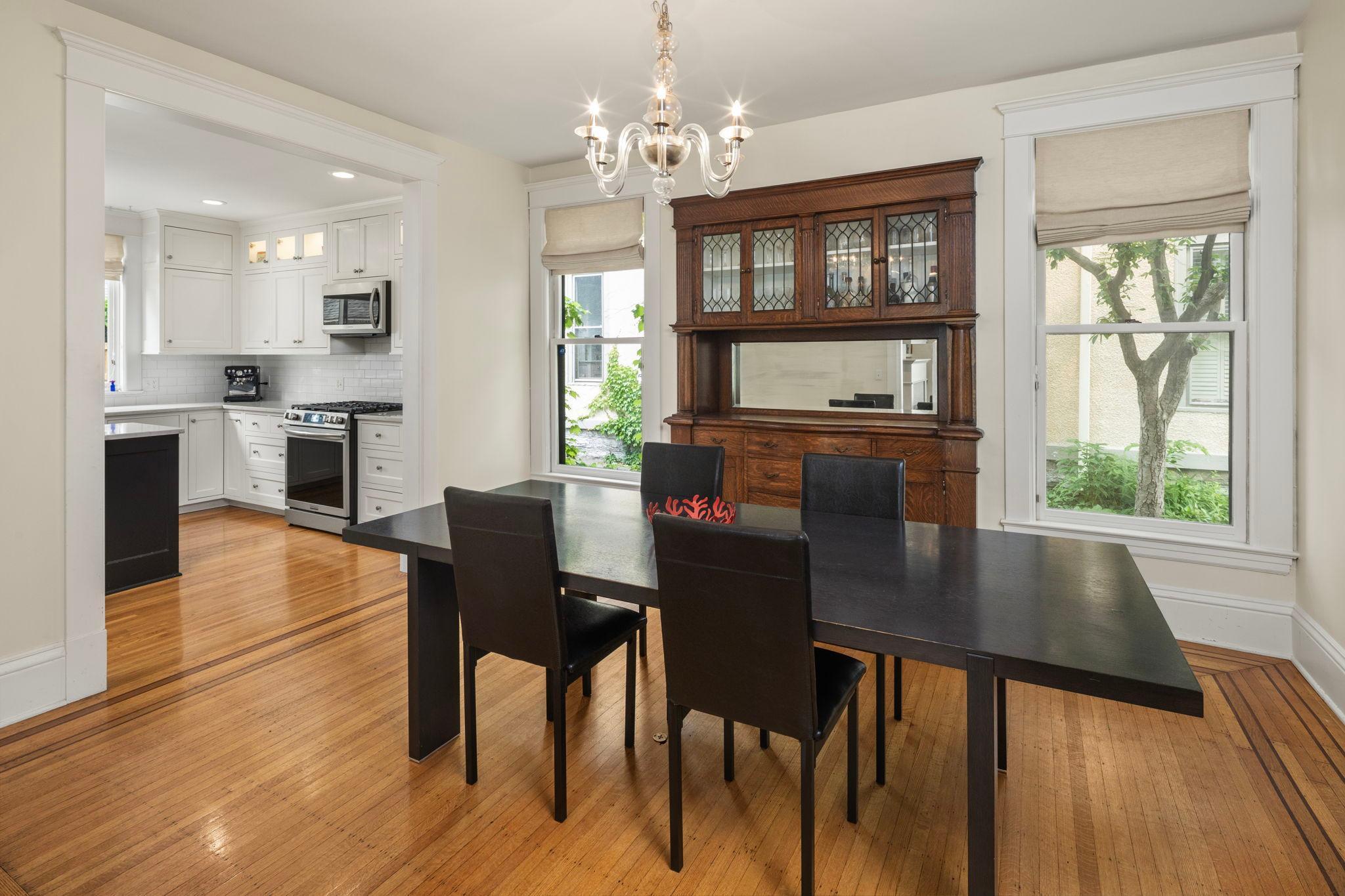 Minneapolis, Minnesota, 55403, United States, 3 Bedrooms Bedrooms, ,2 BathroomsBathrooms,Residential,For Sale,1901965