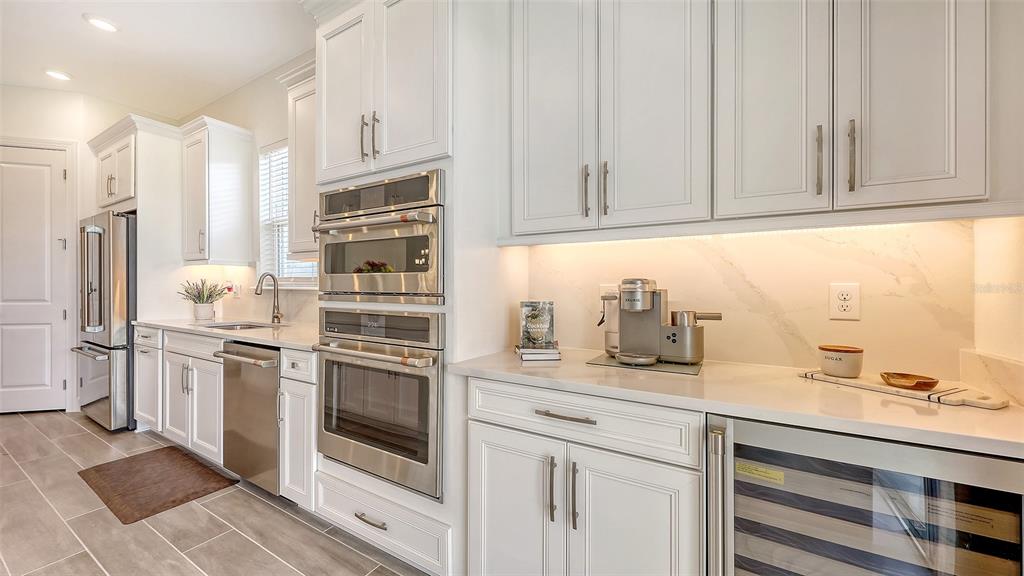 Palmetto, Florida, 34221, United States, 3 Bedrooms Bedrooms, ,3 BathroomsBathrooms,Residential,For Sale,1828169