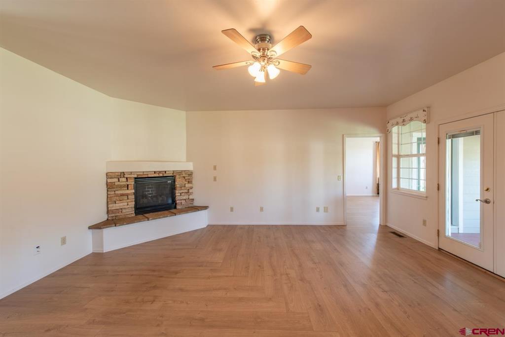 Montrose, Colorado, 81403, United States, 3 Bedrooms Bedrooms, ,2 BathroomsBathrooms,Residential,For Sale,1977225