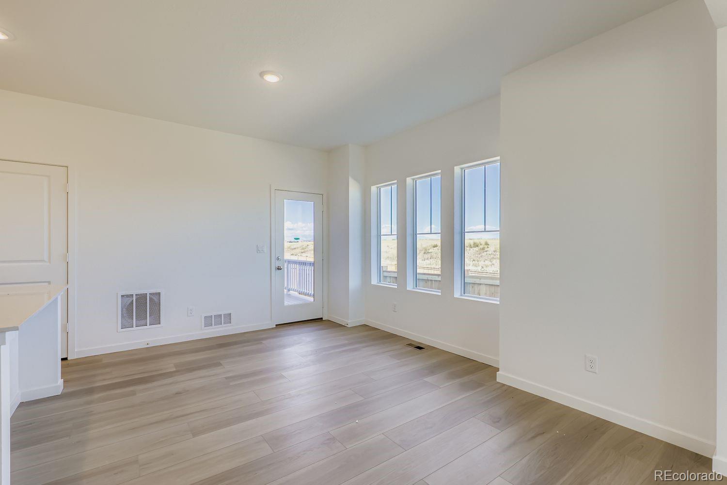 Thornton, Colorado, 80602, United States, 4 Bedrooms Bedrooms, ,2 BathroomsBathrooms,Residential,For Sale,1950890