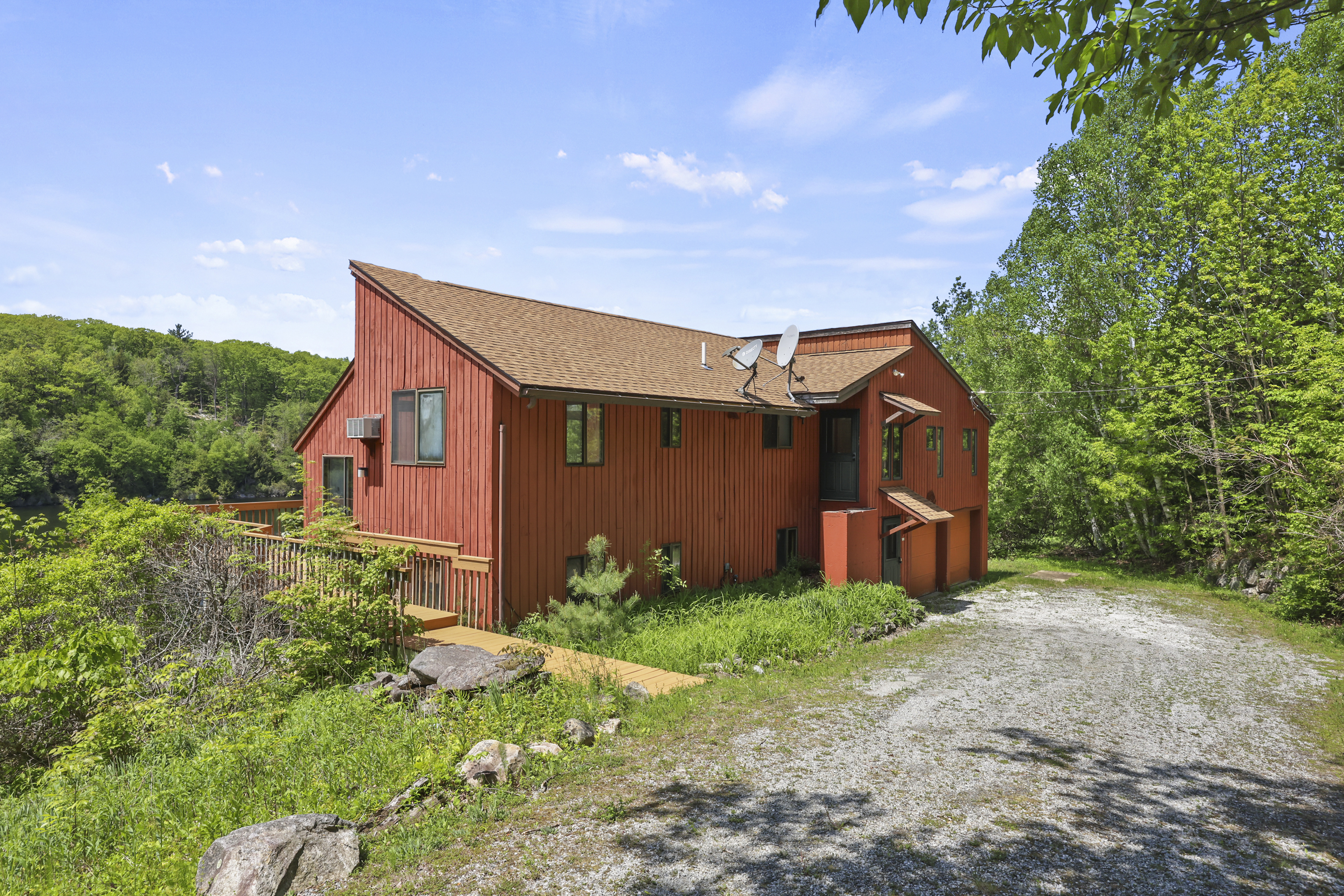  Exceptional Waterfront Retreat on Tranquil Hayes Pond - 物件實景