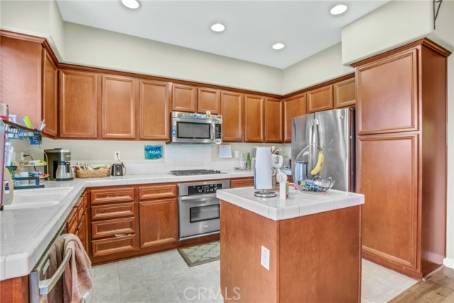 Lakewood, California, 90715, United States, 3 Bedrooms Bedrooms, ,4 BathroomsBathrooms,Residential,For Sale,1860565