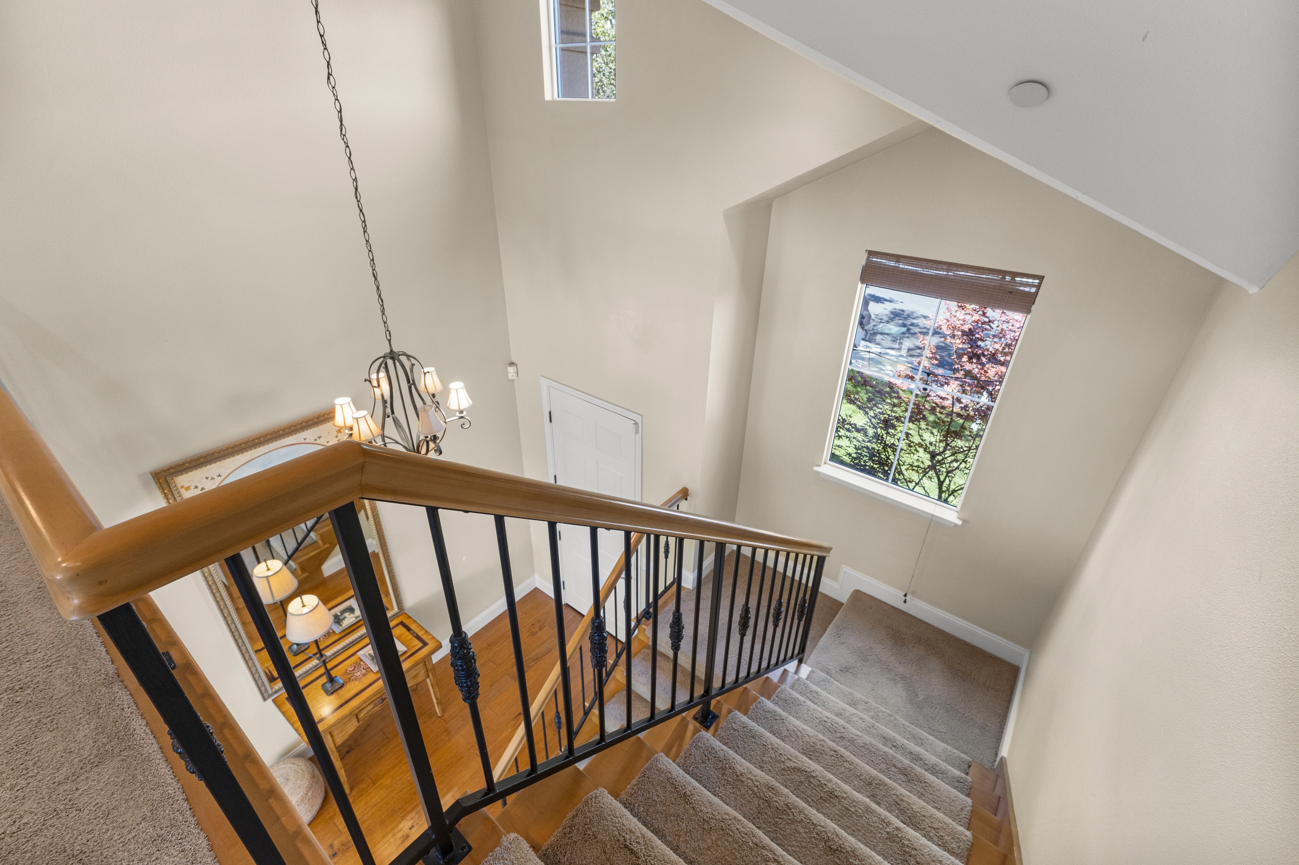  Custom Home on a Spectacular View Lot with Majestic Heritage Oak - 物件實景