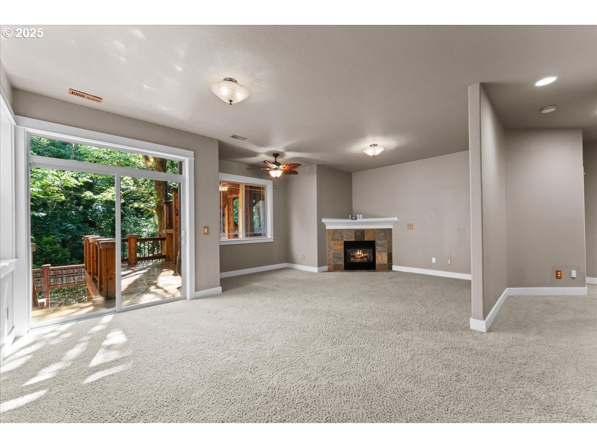 Portland, Oregon, 97266, United States, 4 Bedrooms Bedrooms, ,3 BathroomsBathrooms,Residential,For Sale,1836863