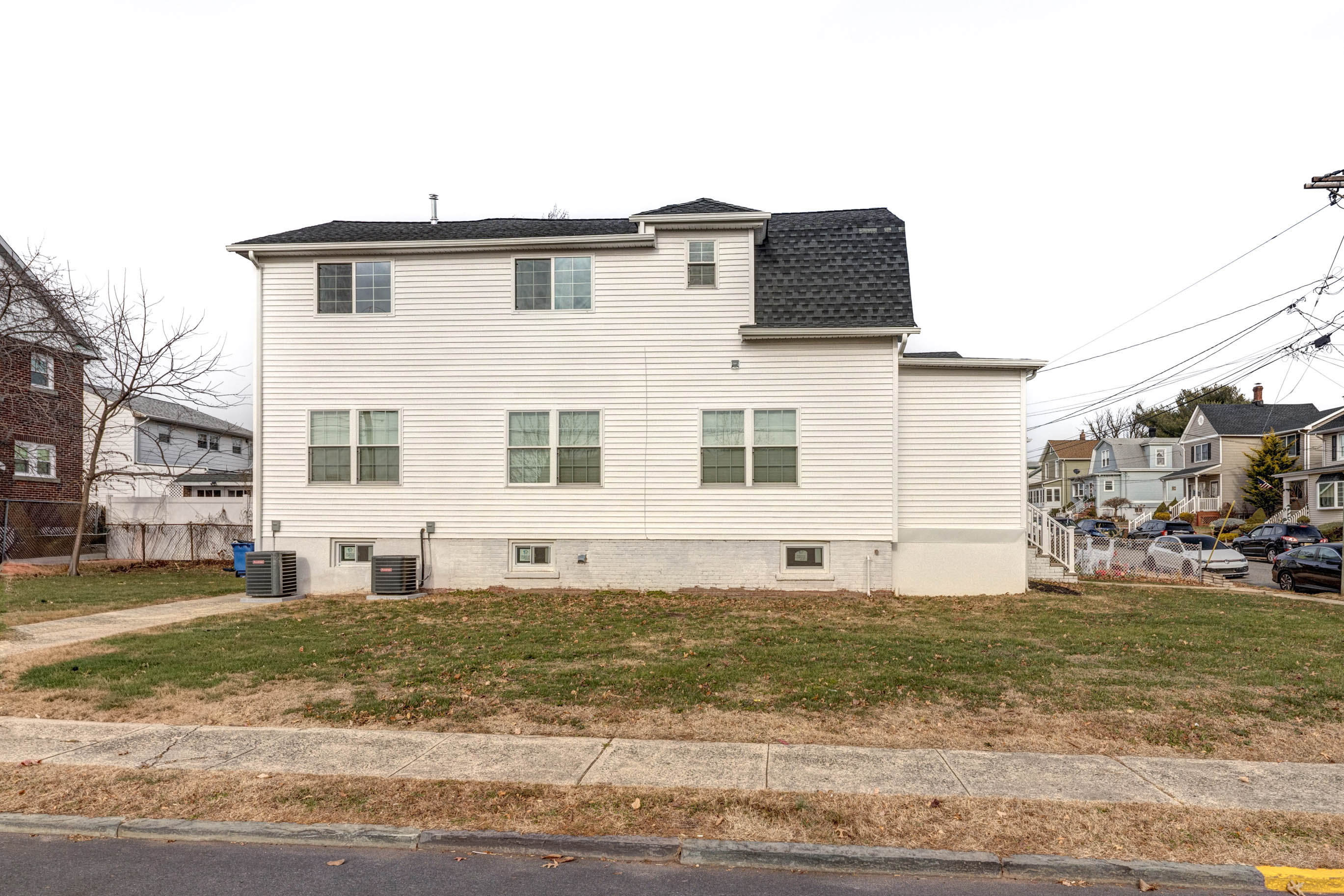 Fords, New Jersey, 08863, United States, 5 Bedrooms Bedrooms, ,2 BathroomsBathrooms,Residential,For Sale,2005682