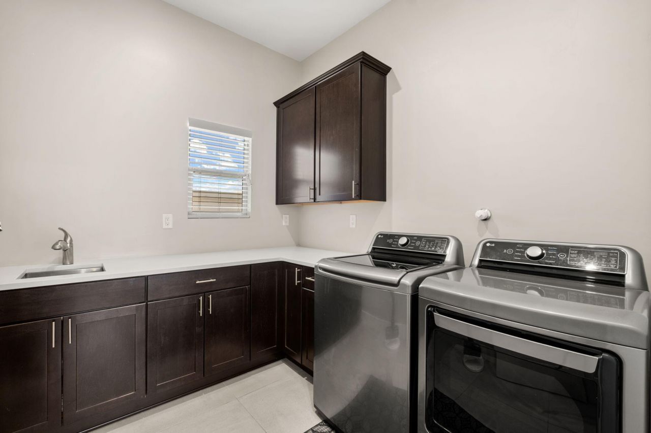 Albuquerque, New Mexico, 87120, United States, 5 Bedrooms Bedrooms, ,5 BathroomsBathrooms,Residential,For Sale,1940027