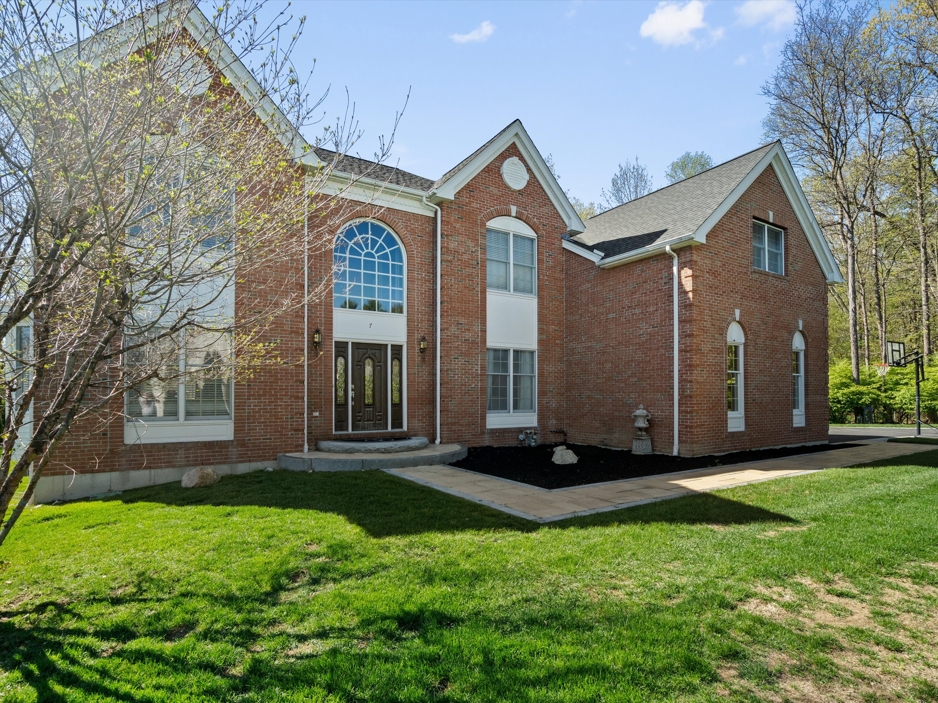  7 Dickinson Circle, Shrewsbury, MA 01545 - 物件實景