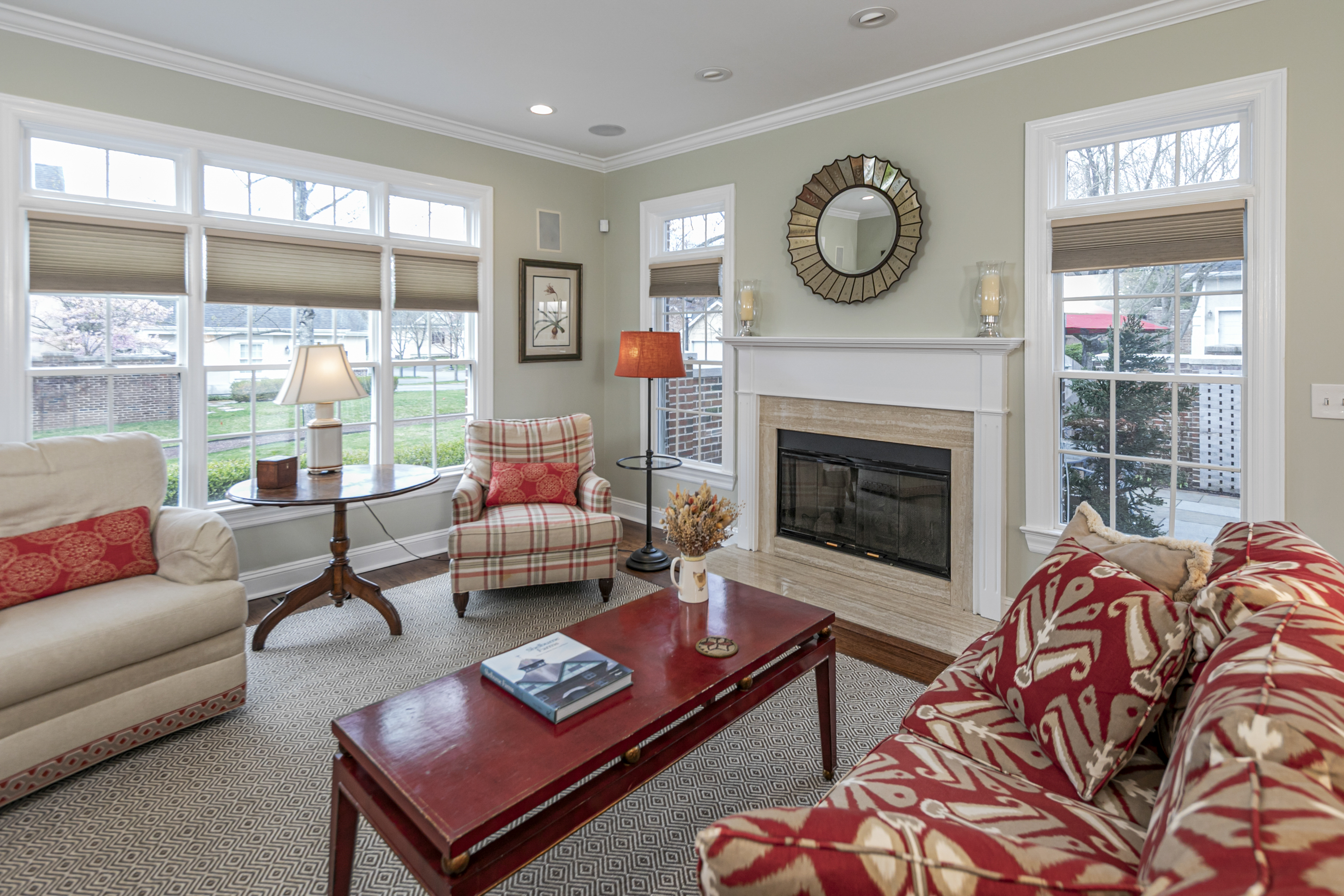  Exceptional Design and Thoughtful Updates in a Rare Governors Lane Offering - 物件實景