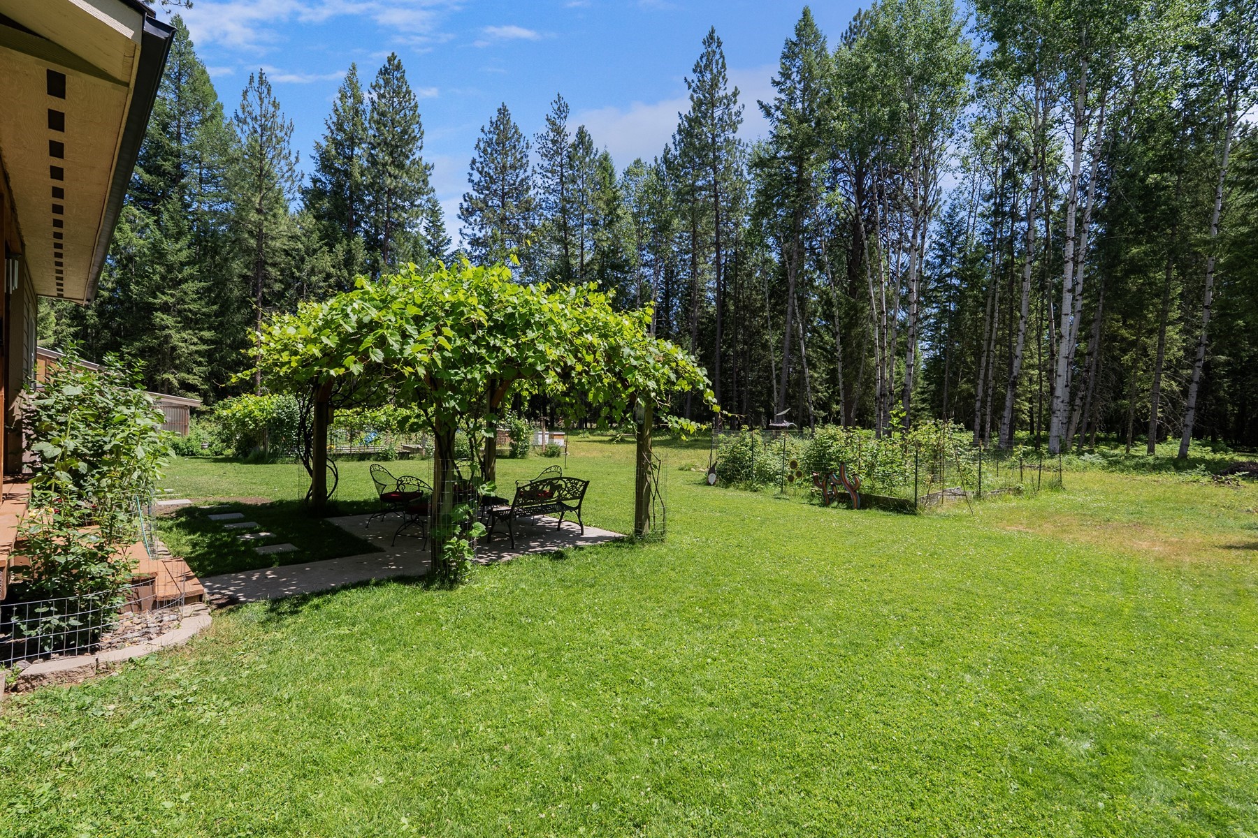  Charming Country Home on 10 Acres - 物件實景