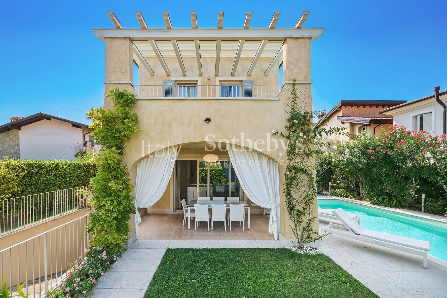  Detached Villa with Garden and Private Pool - 物件實景
