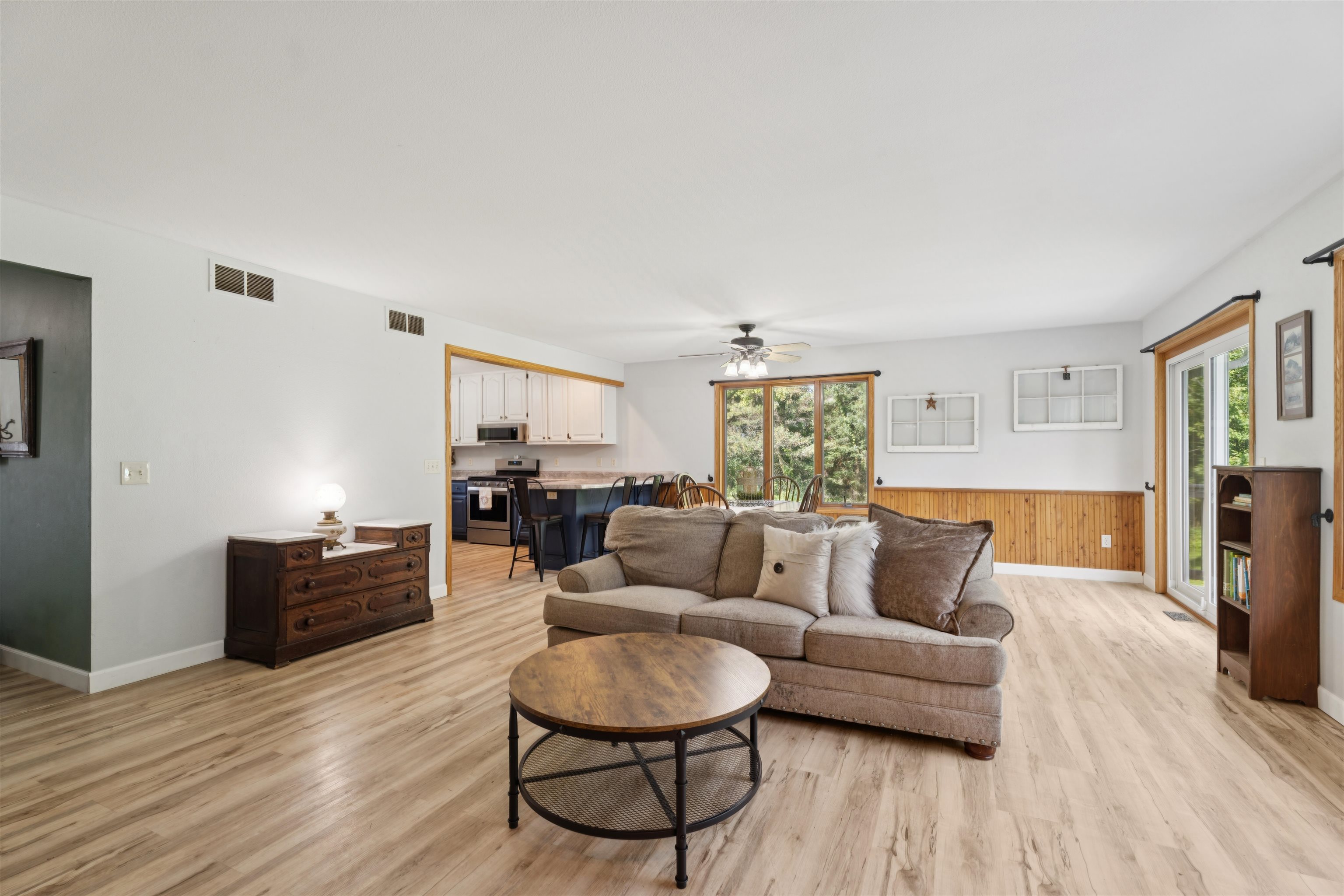 HORTONVILLE, Wisconsin, 54944, United States, 4 Bedrooms Bedrooms, ,4 BathroomsBathrooms,Residential,For Sale,1911438