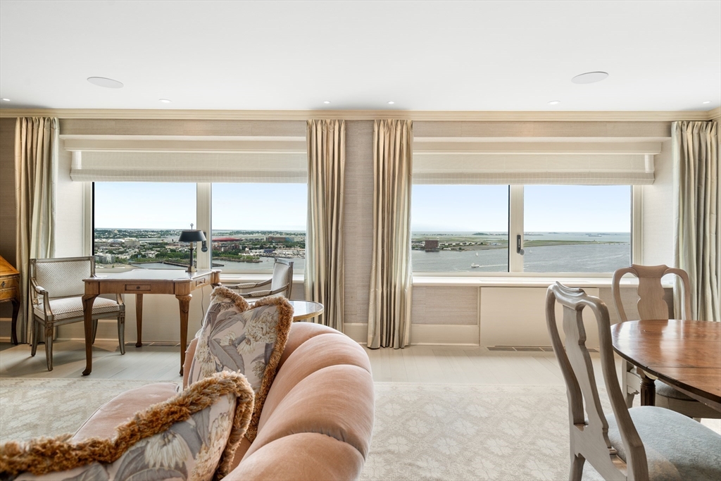 Boston, Massachusetts, 02110, United States, 3 Bedrooms Bedrooms, ,3 BathroomsBathrooms,Residential,For Sale,1850032