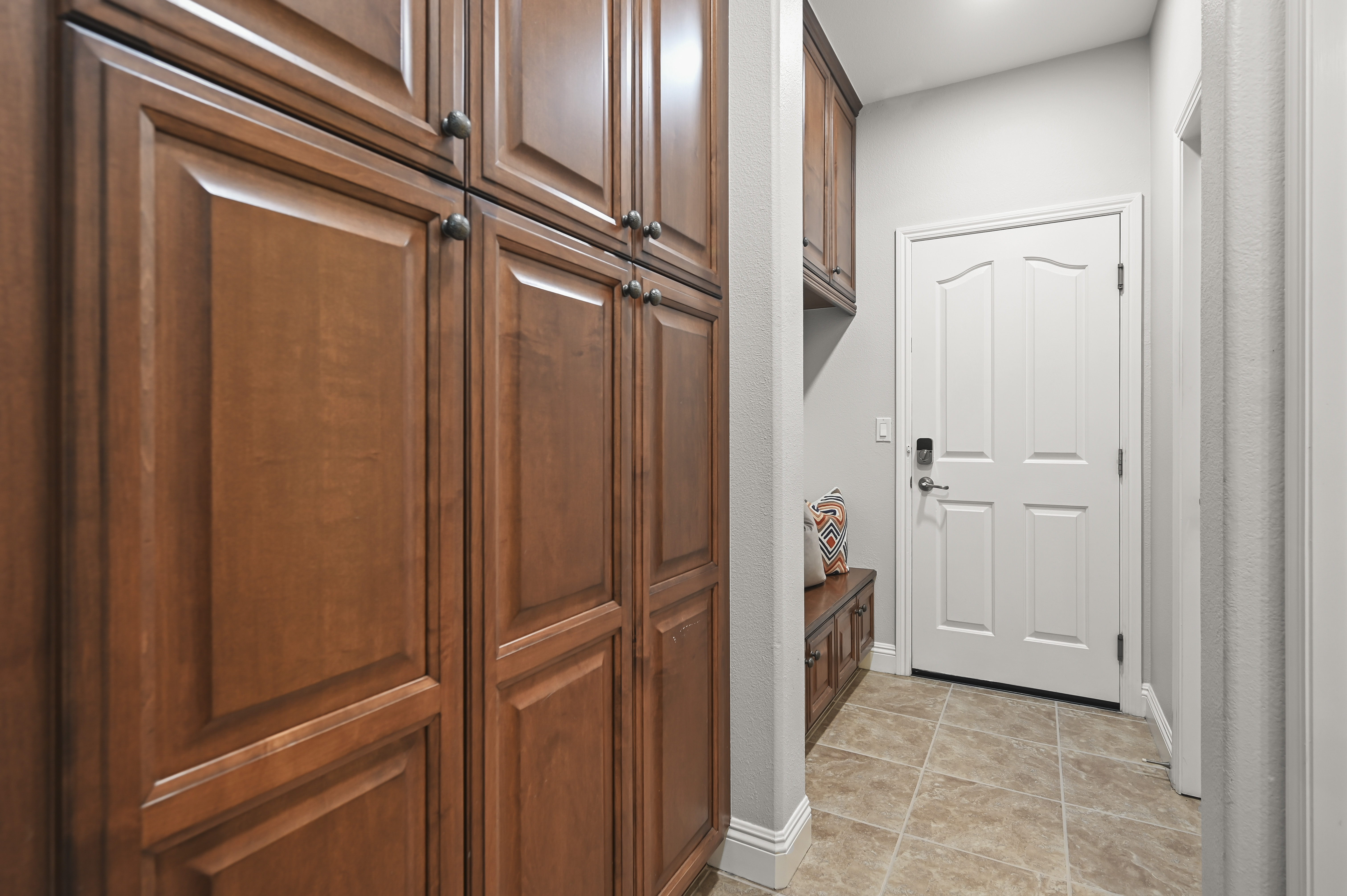  Stunning Monterosso Estate on Private Court with Designer Indoor-Outdoor Living - 物件實景