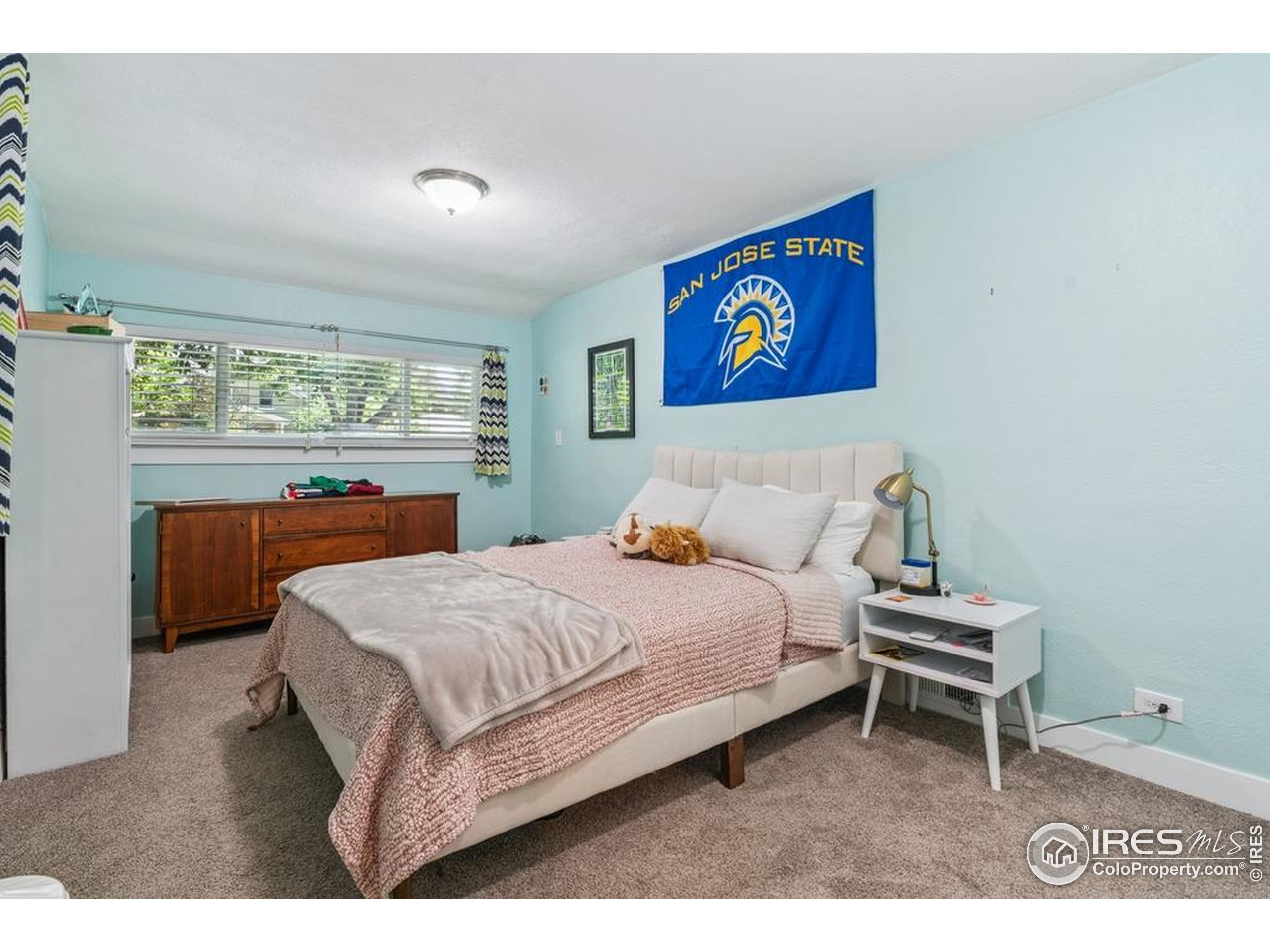 Denver, Colorado, 80220, United States, 4 Bedrooms Bedrooms, ,2 BathroomsBathrooms,Residential,For Sale,1901217