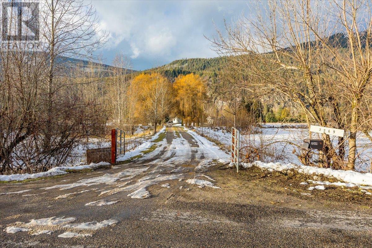 SICAMOUS, British Columbia, V0E 2V4, CA, 2 Bedrooms Bedrooms, ,2 BathroomsBathrooms,Residential,For Sale,1836920