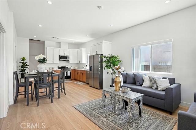 Paramount, California, 90723, United States, ,Residential,For Sale,1936983
