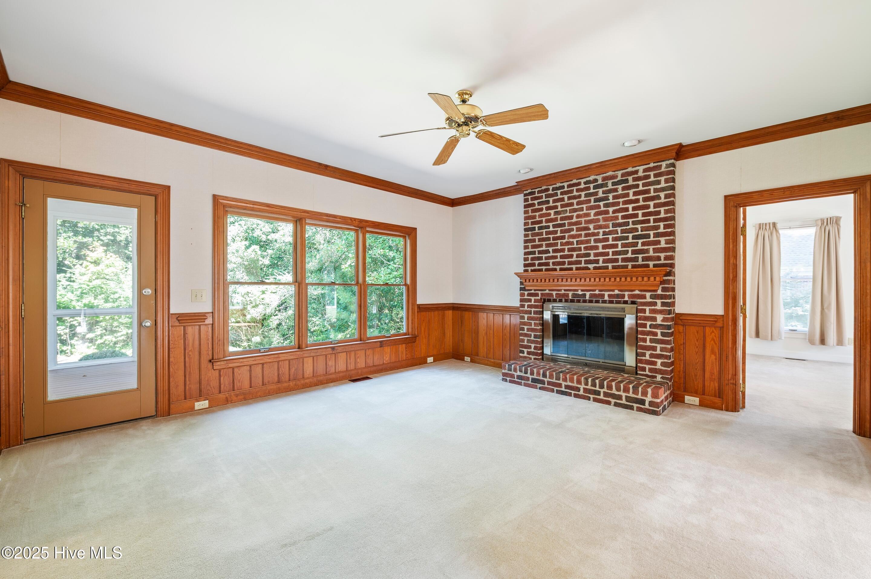 Wilmington, North Carolina, 28409, United States, 3 Bedrooms Bedrooms, ,4 BathroomsBathrooms,Residential,For Sale,1942177