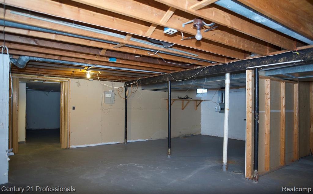 RochesterHills, Michigan, 48309, United States, 4 Bedrooms Bedrooms, ,3 BathroomsBathrooms,Residential,For Sale,1976232