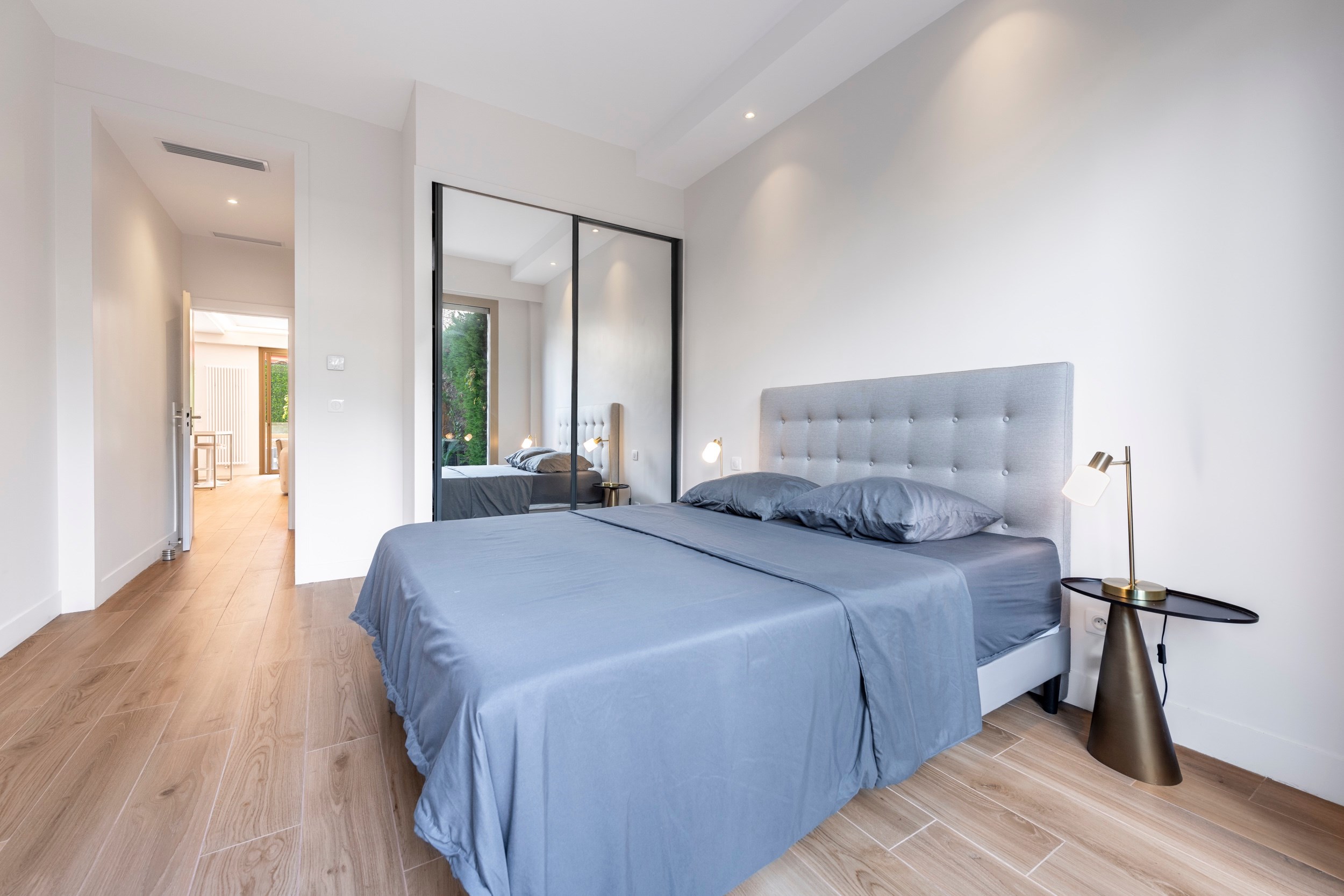  Nice, Le Port : 86 sq.m apartment with private garden on Boulevard Franck Pilat… - 物件實景