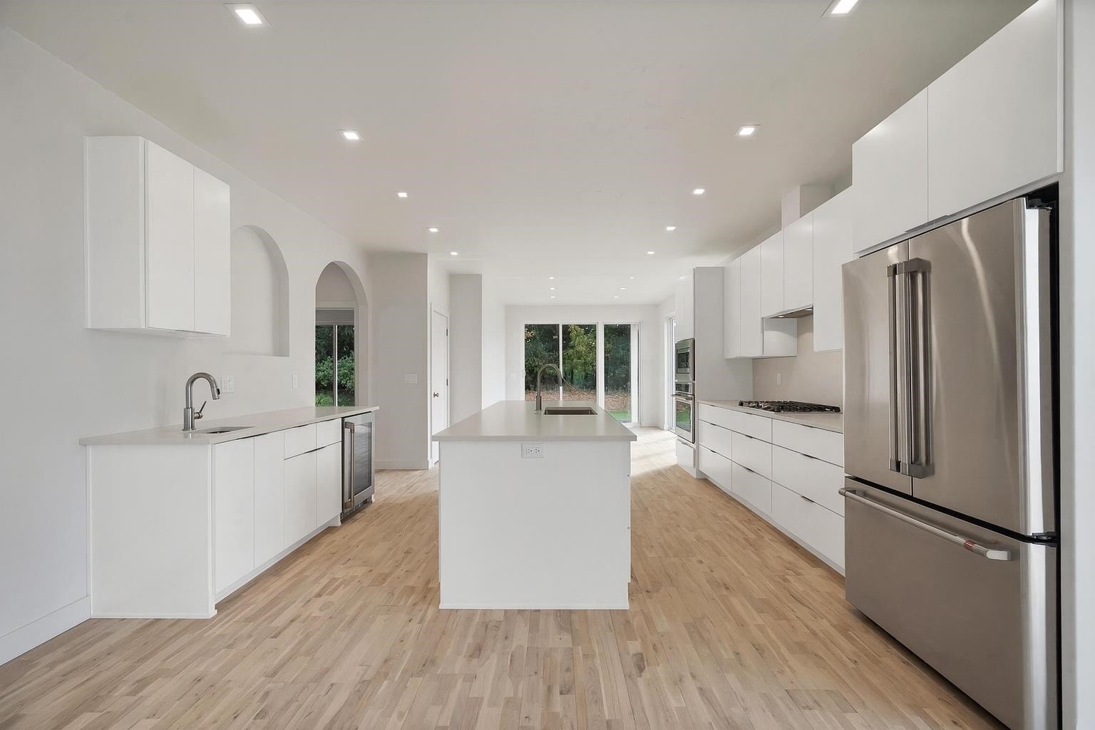 DE PERE, Wisconsin, 54115, United States, 2 Bedrooms Bedrooms, ,3 BathroomsBathrooms,Residential,For Sale,2005271