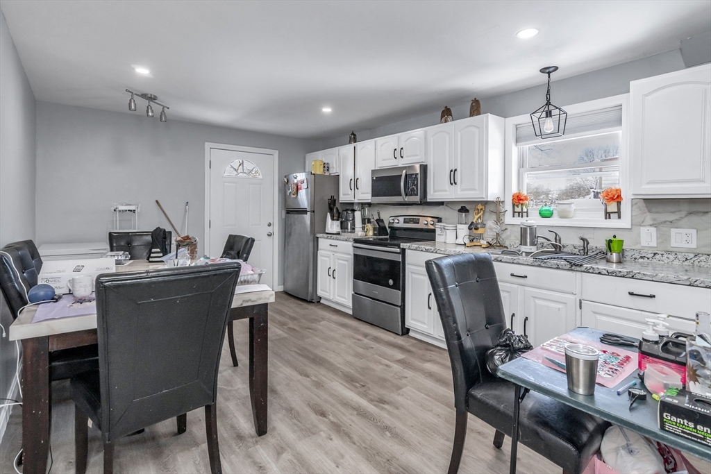 Methuen, Massachusetts, 01844, United States, 6 Bedrooms Bedrooms, ,4 BathroomsBathrooms,Residential,For Sale,2015357