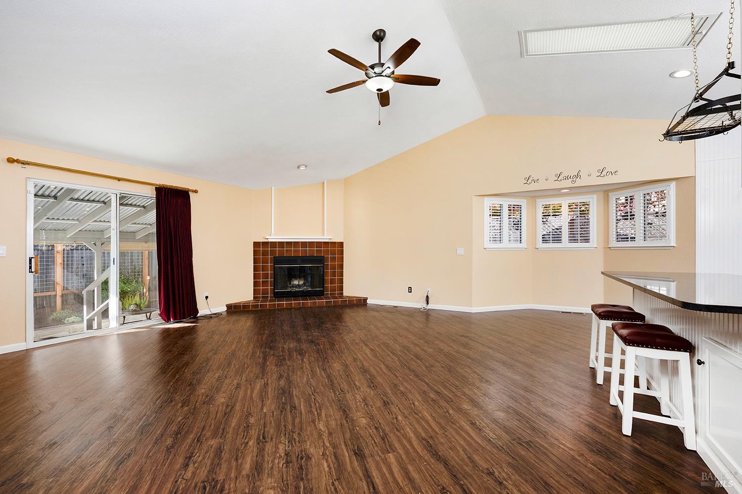 Graton, California, 95444, United States, 3 Bedrooms Bedrooms, ,2 BathroomsBathrooms,Residential,For Sale,1994914