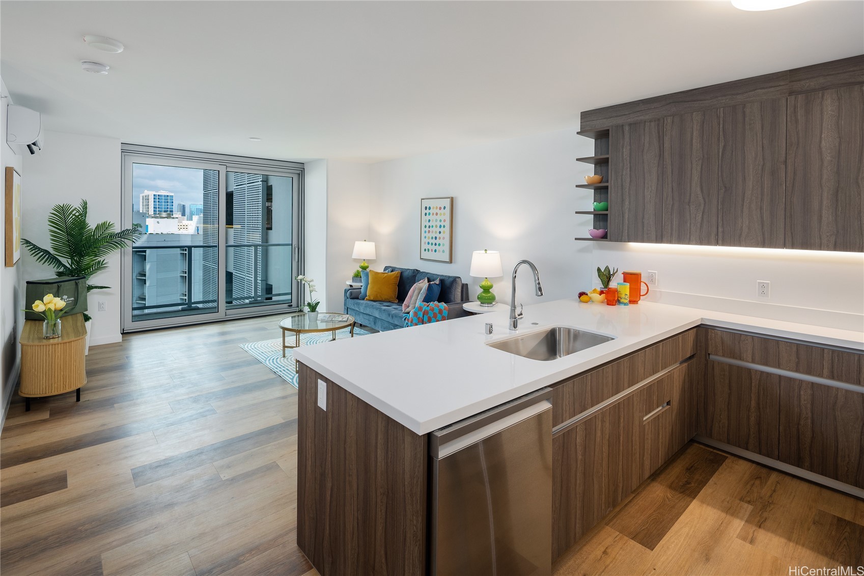 Honolulu, Hawaii, 96814, United States, 2 Bedrooms Bedrooms, ,2 BathroomsBathrooms,Residential,For Sale,1988150