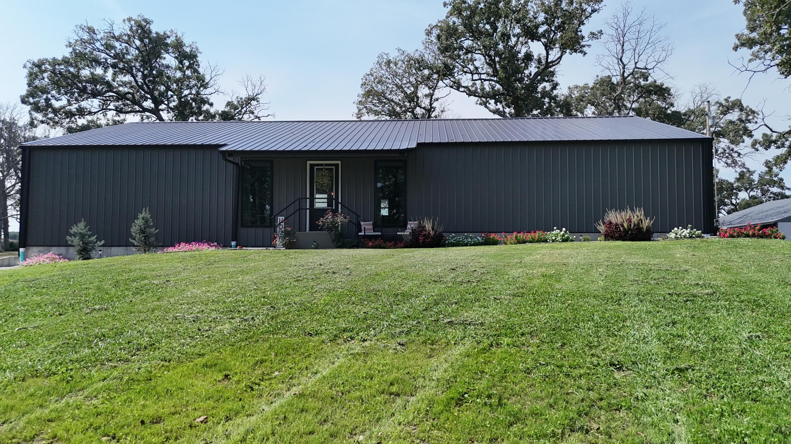 Bolivar, Missouri, 65613, United States, 2 Bedrooms Bedrooms, ,3 BathroomsBathrooms,Residential,For Sale,1975211