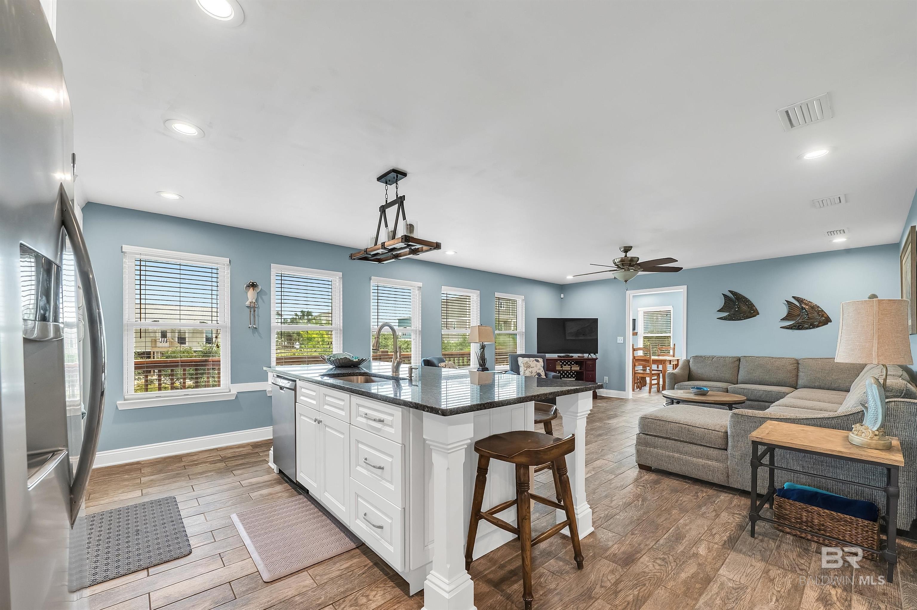 Gulf Shores, Alabama, 36542, United States, 3 Bedrooms Bedrooms, ,3 BathroomsBathrooms,Residential,For Sale,1984427