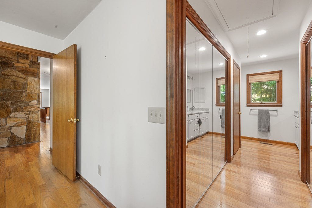 Hayesville, North Carolina, 28904, United States, 4 Bedrooms Bedrooms, ,3 BathroomsBathrooms,Residential,For Sale,1983096