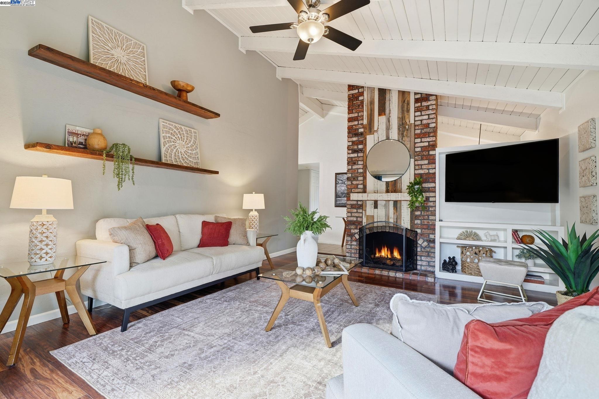 Livermore, California, 94551, United States, 3 Bedrooms Bedrooms, ,2 BathroomsBathrooms,Residential,For Sale,1992921