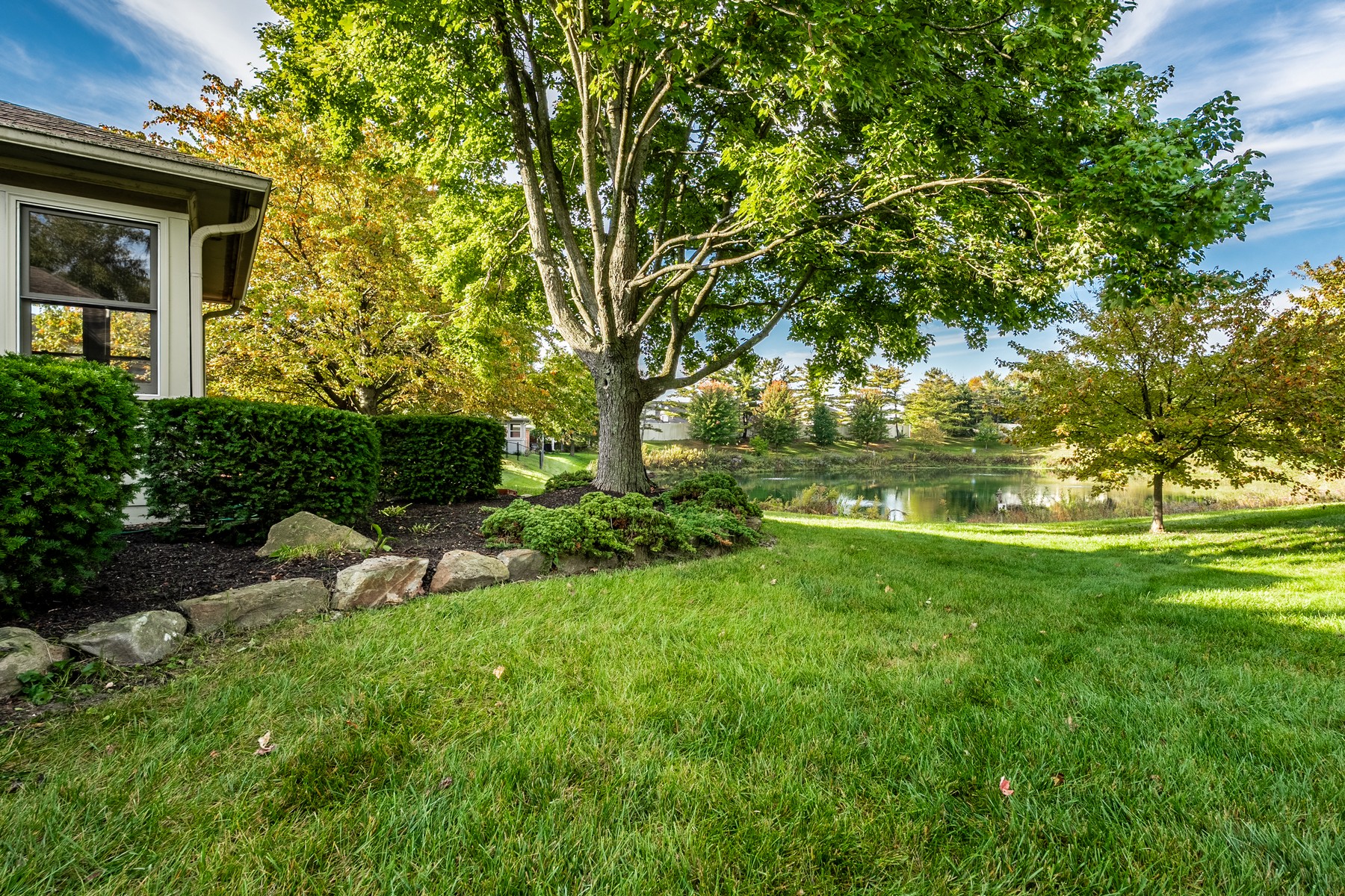  Charming Ranch Home with Pond Views - 物件實景