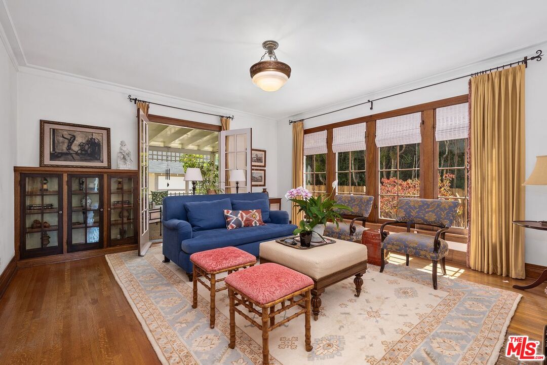 Los Angeles, California, 90004, United States, 5 Bedrooms Bedrooms, ,3 BathroomsBathrooms,Residential,For Sale,1940540