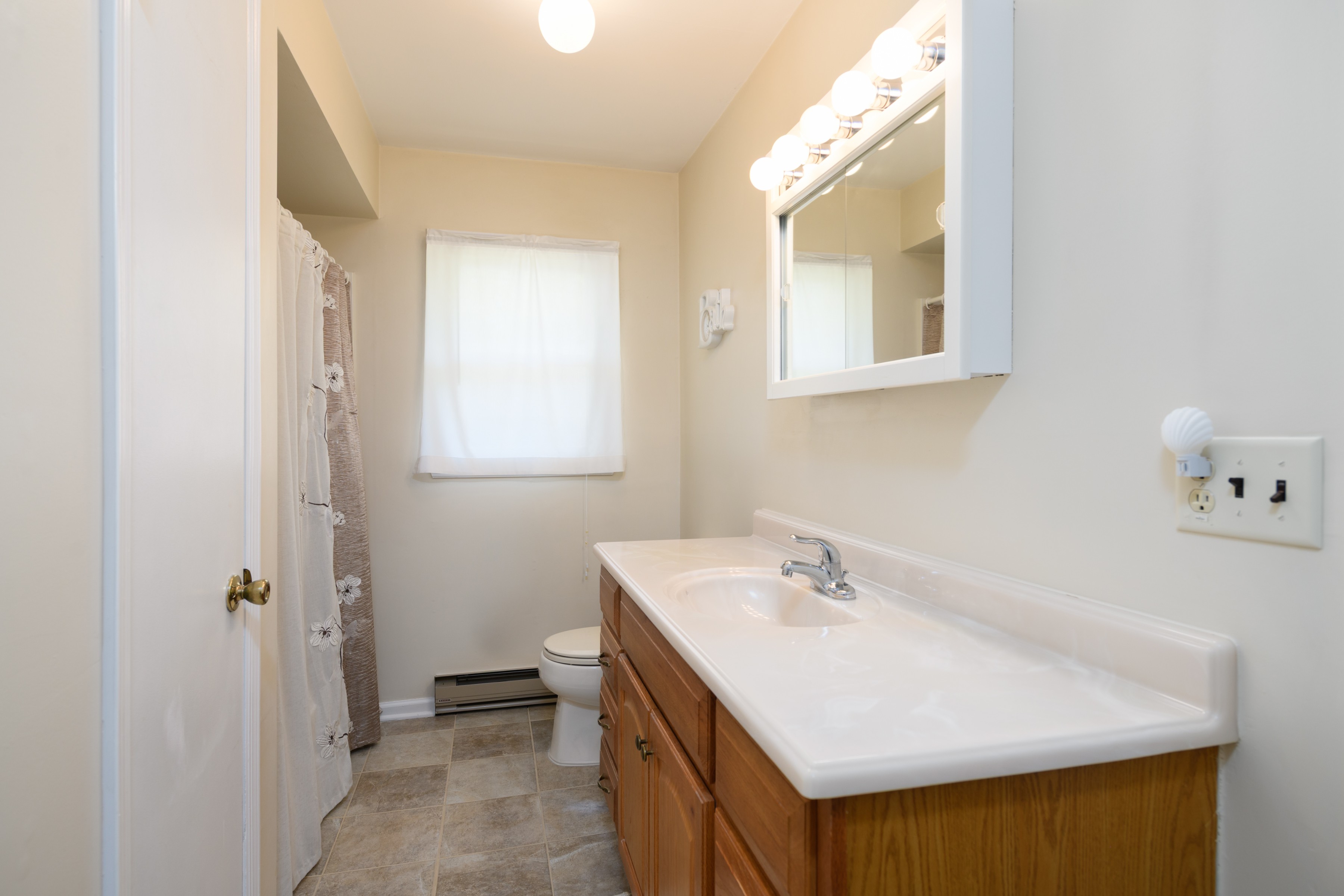  3-Bedroom, 1.5-Bath Ranch in Eatontown - 物件實景