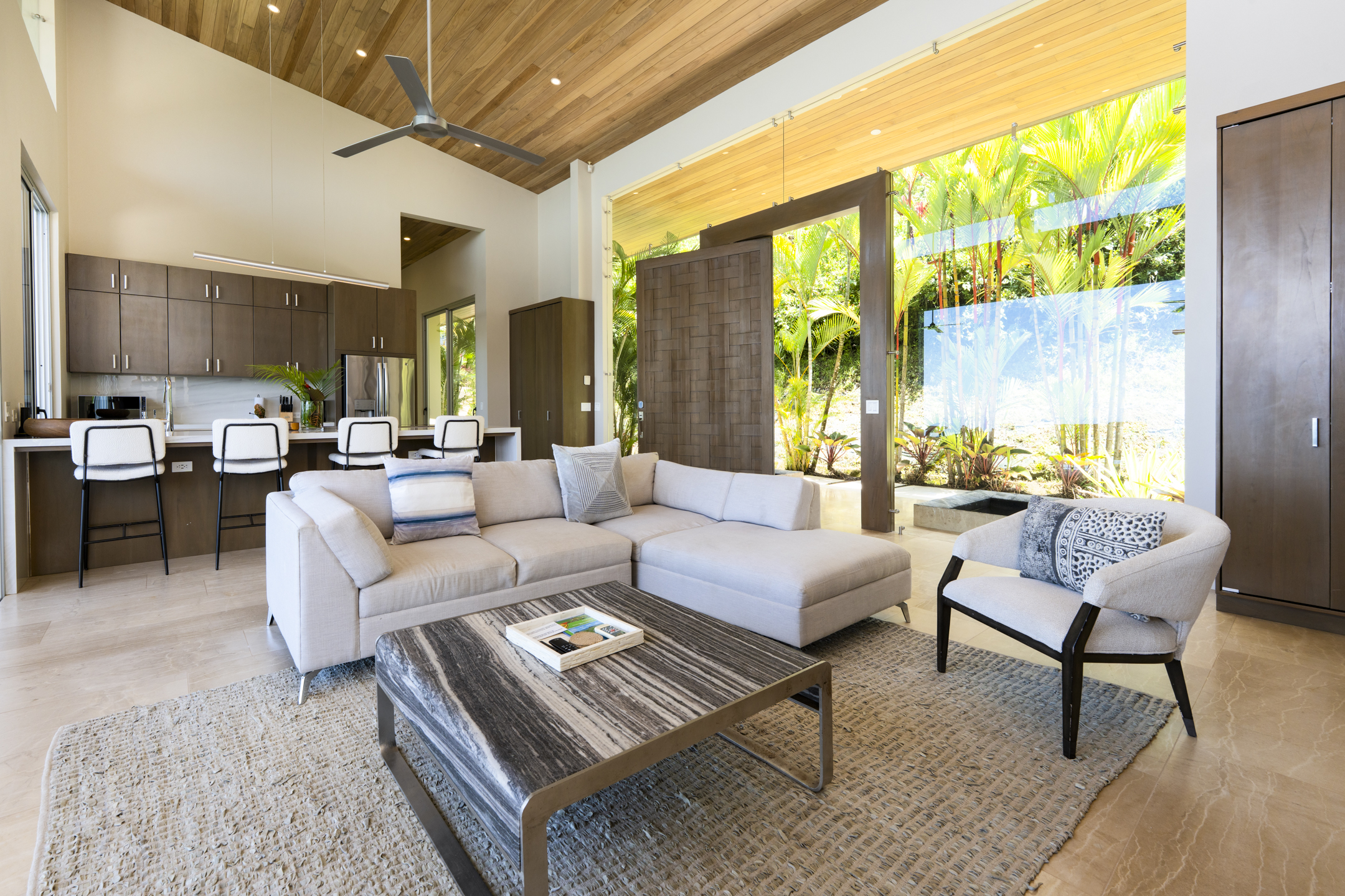 Dominical, Puntarenas, 60504, CR, 3 Bedrooms Bedrooms, ,4 BathroomsBathrooms,Residential,For Sale,1992899