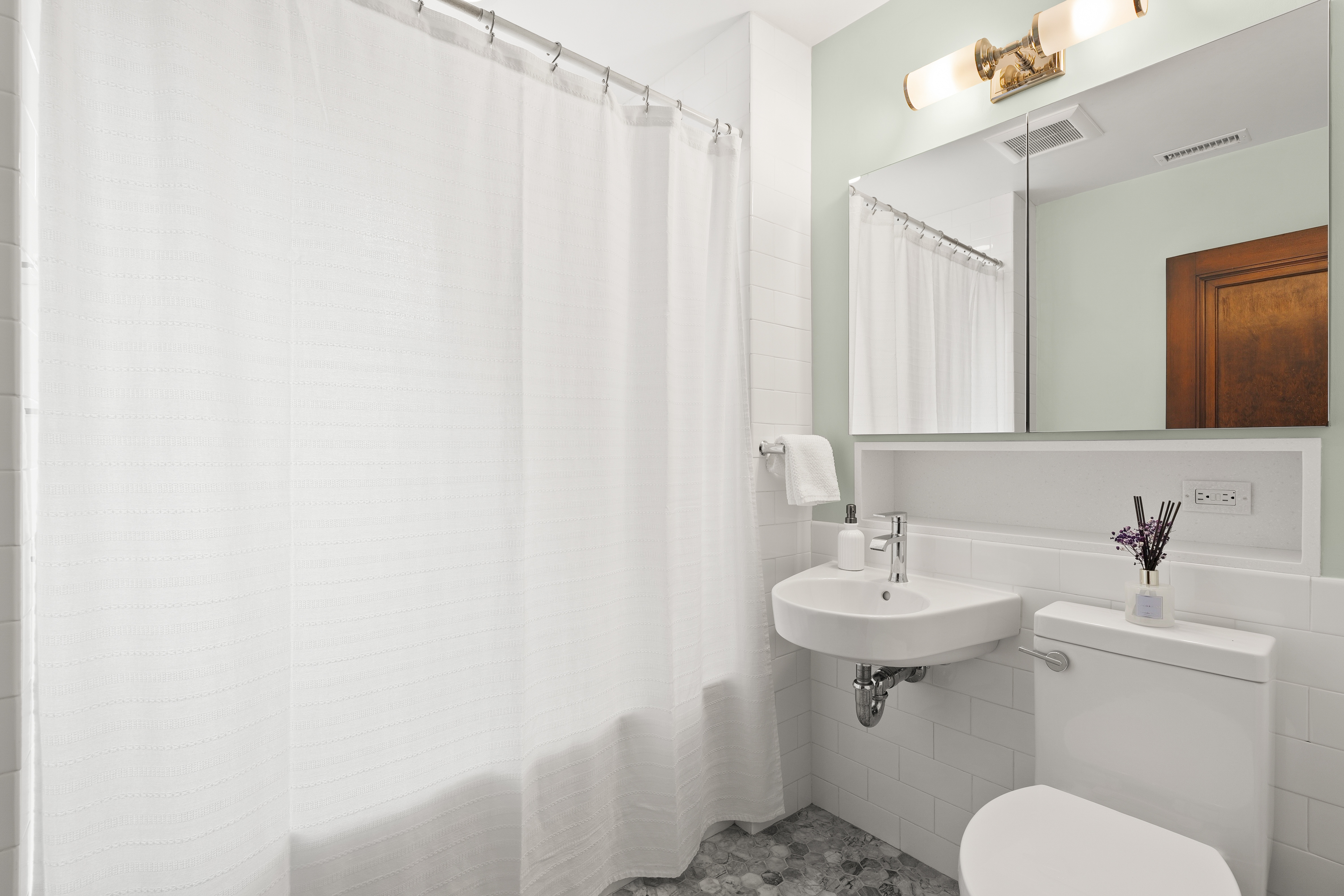  31 Whittier Rd, Medford, MA, 02155 - 物件實景