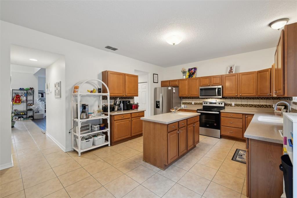 Leesburg, Florida, 34748, United States, 6 Bedrooms Bedrooms, ,5 BathroomsBathrooms,Residential,For Sale,1785536