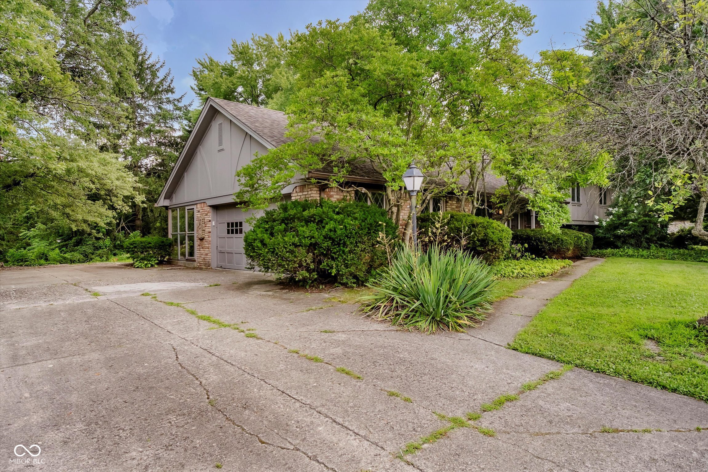 Carmel, Indiana, 46033, United States, 4 Bedrooms Bedrooms, ,3 BathroomsBathrooms,Residential,For Sale,1976182