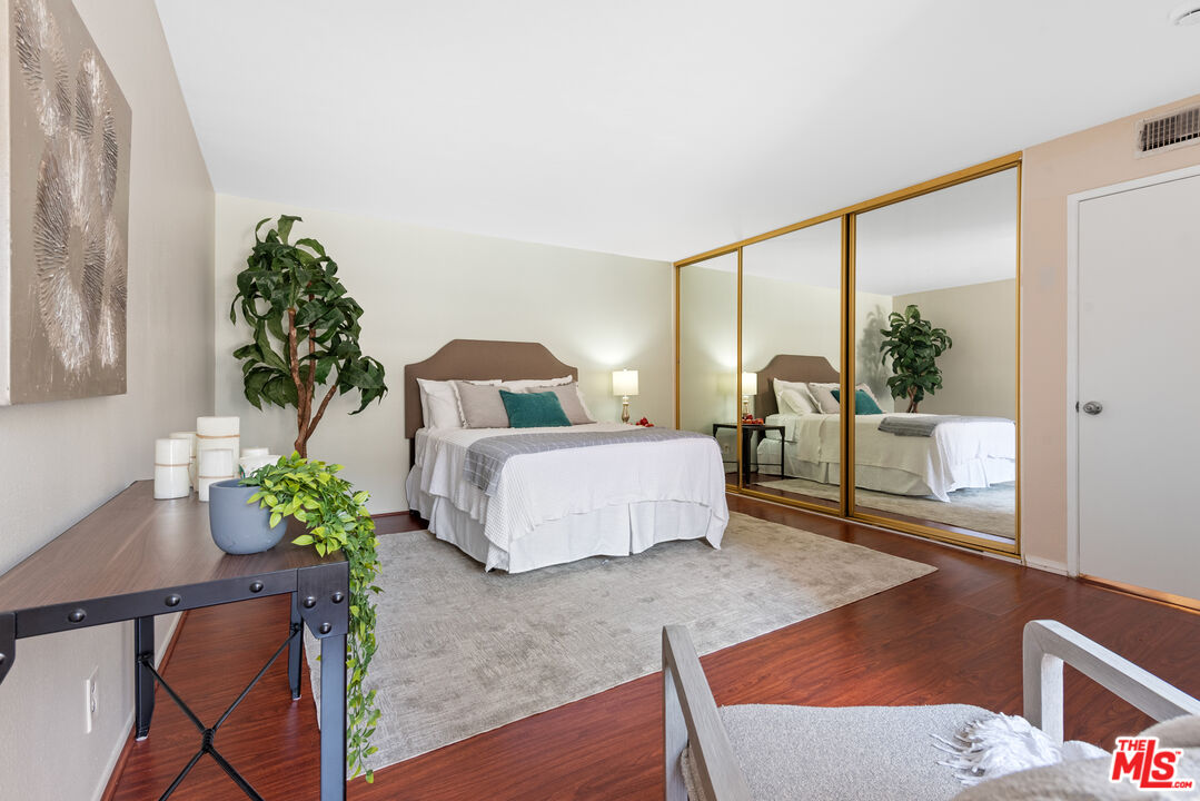 Los Angeles, California, 90042, United States, 2 Bedrooms Bedrooms, ,1 BathroomBathrooms,Residential,For Sale,1908297