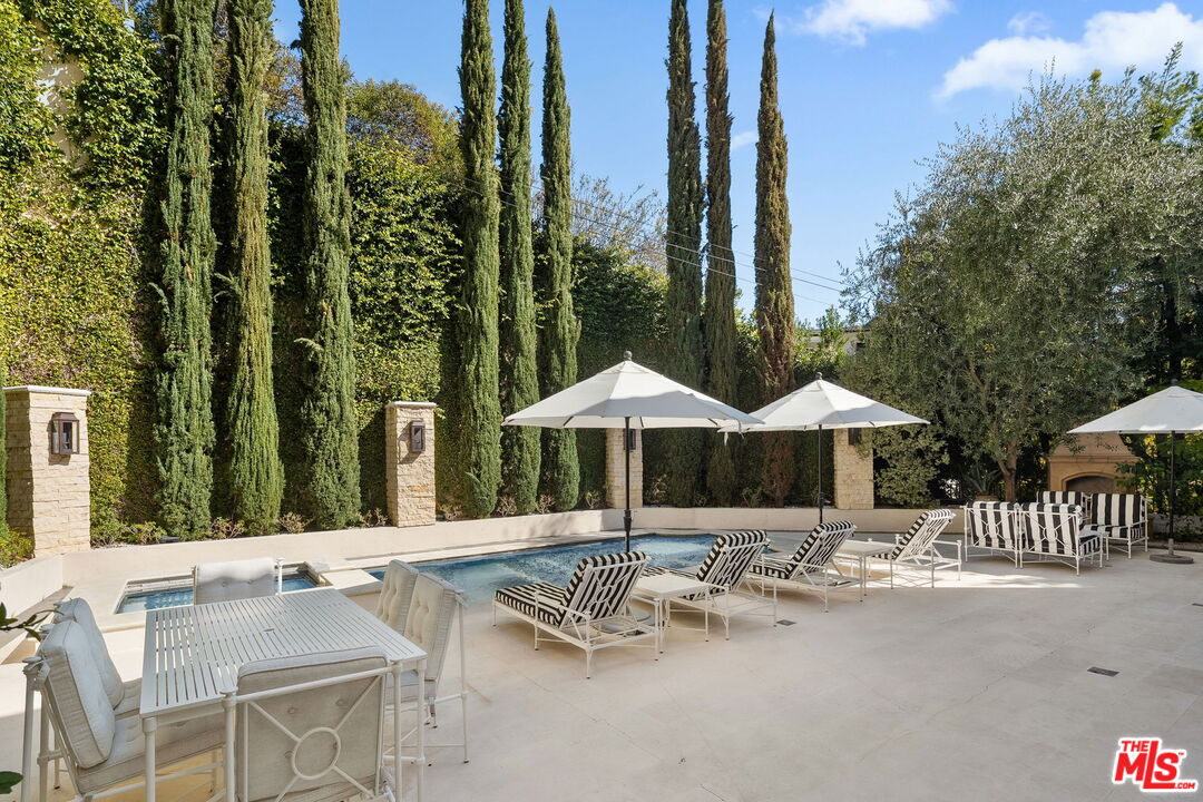 Beverly Hills Post Office, California, 90210, United States, 5 Bedrooms Bedrooms, ,6 BathroomsBathrooms,Residential,For Sale,1723543