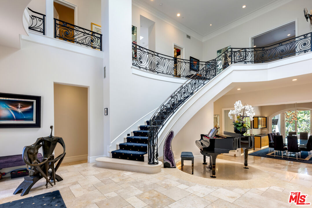 Los Angeles, California, 90077, United States, 5 Bedrooms Bedrooms, ,7 BathroomsBathrooms,Residential,For Sale,1686494