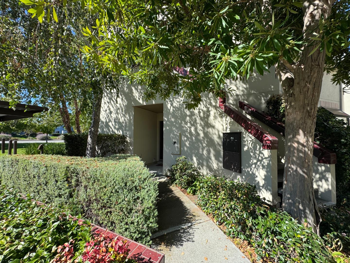 Redwood City, California, 94065, United States, 1 Bedroom Bedrooms, ,1 BathroomBathrooms,Residential,For Sale,1960569