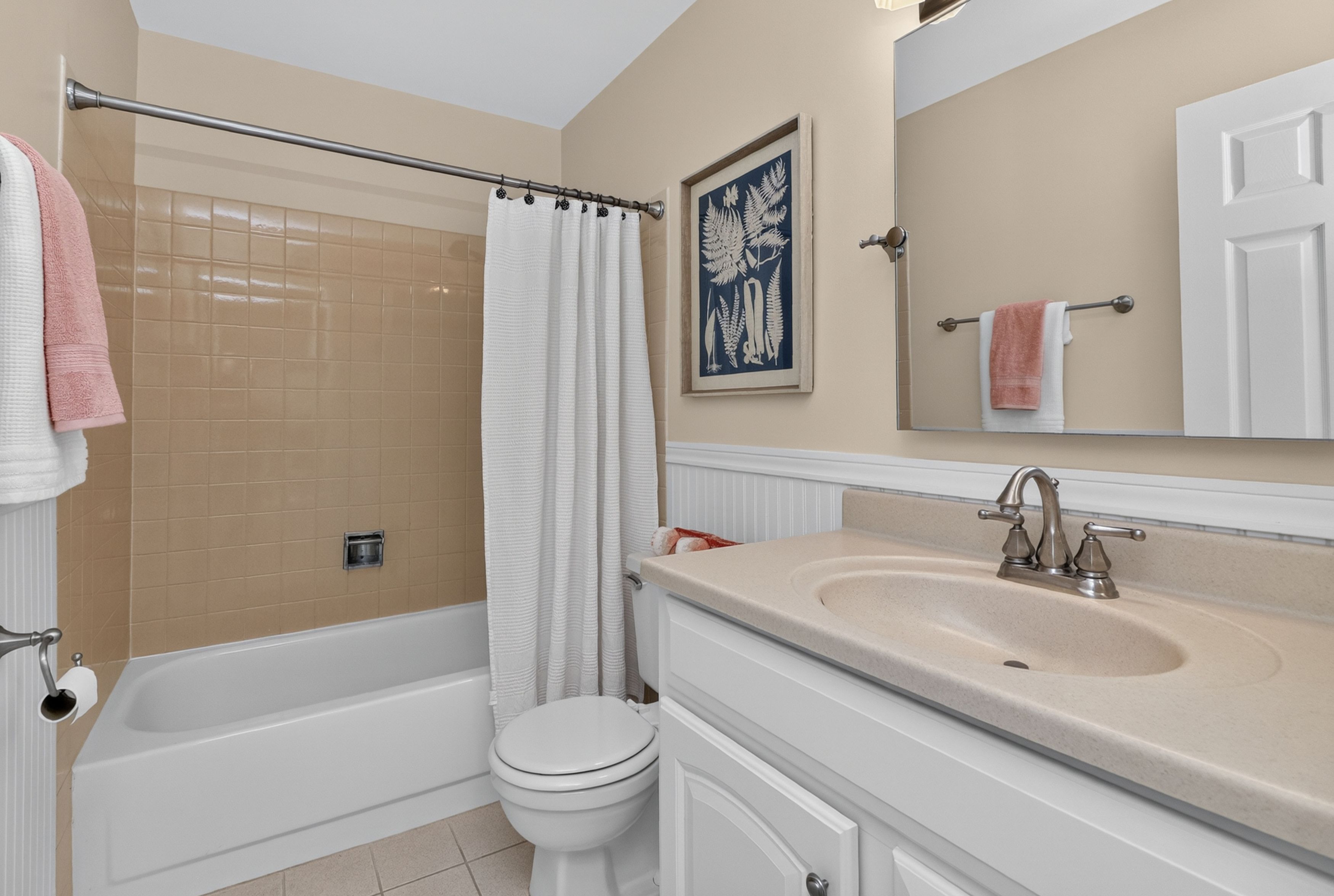  Two Bedrooms Condo, Each with a Bath, on Opposite Sides of the Family Room - 物件實景