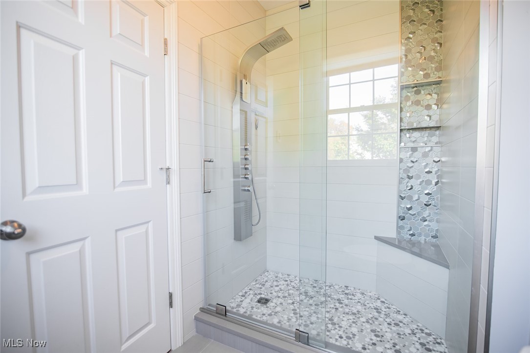 Vienna, West Virginia, 26105, United States, 4 Bedrooms Bedrooms, ,5 BathroomsBathrooms,Residential,For Sale,1987496